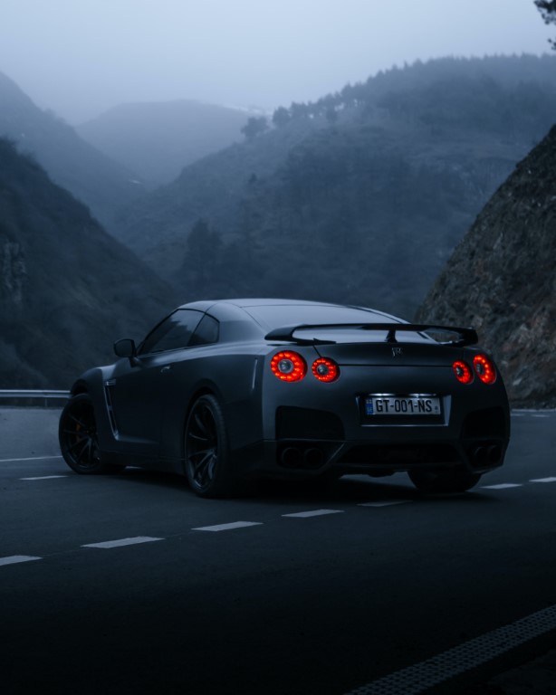 Side view of a gtr