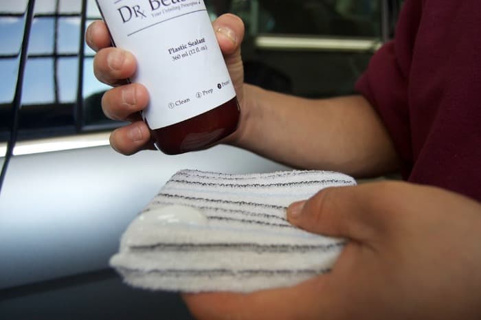 a car sealant in a container