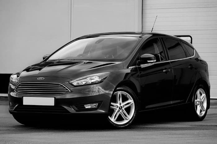black ford focus