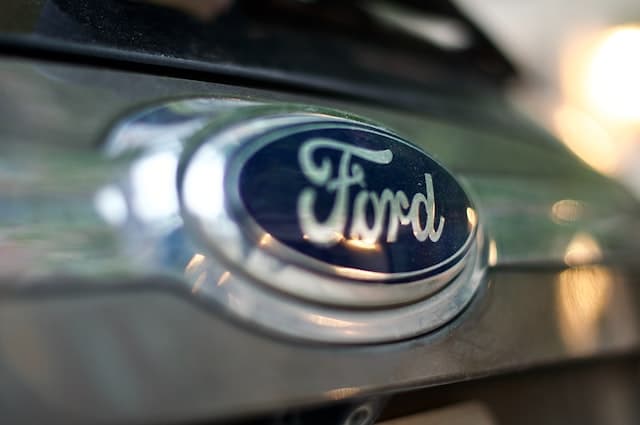 front ford logo